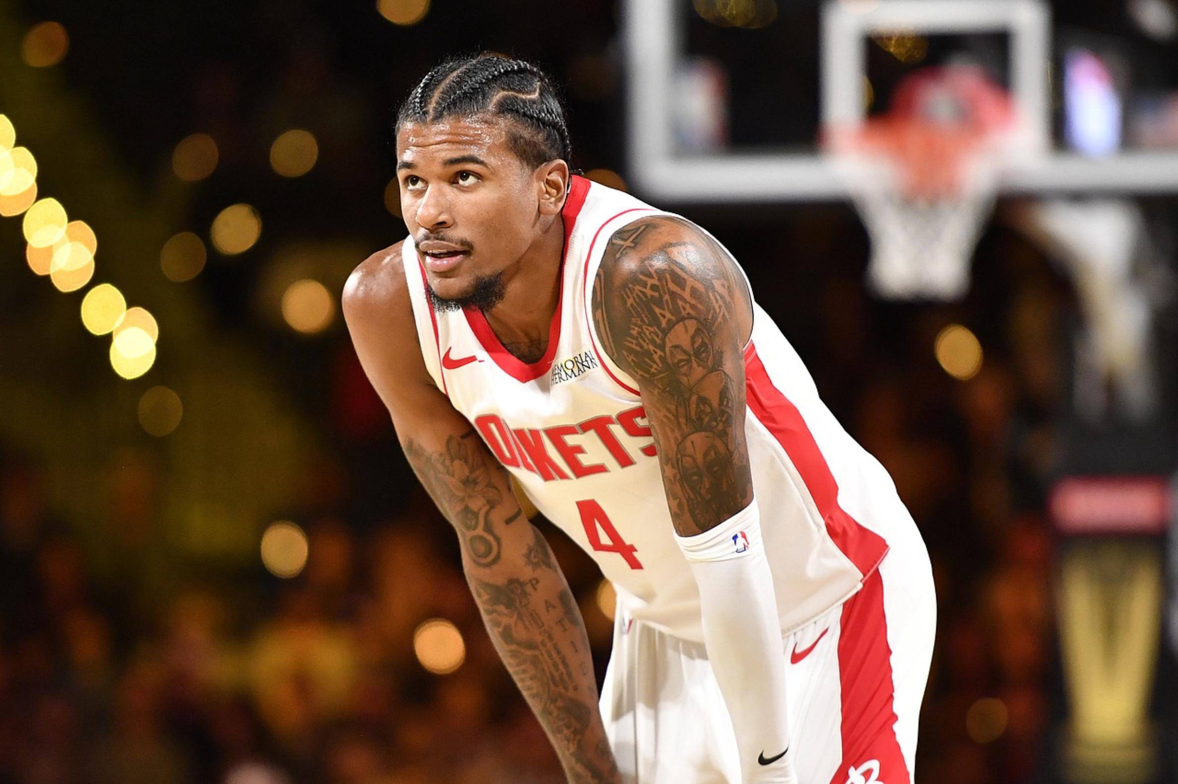 NBA球队主帅因战术问题遭质疑